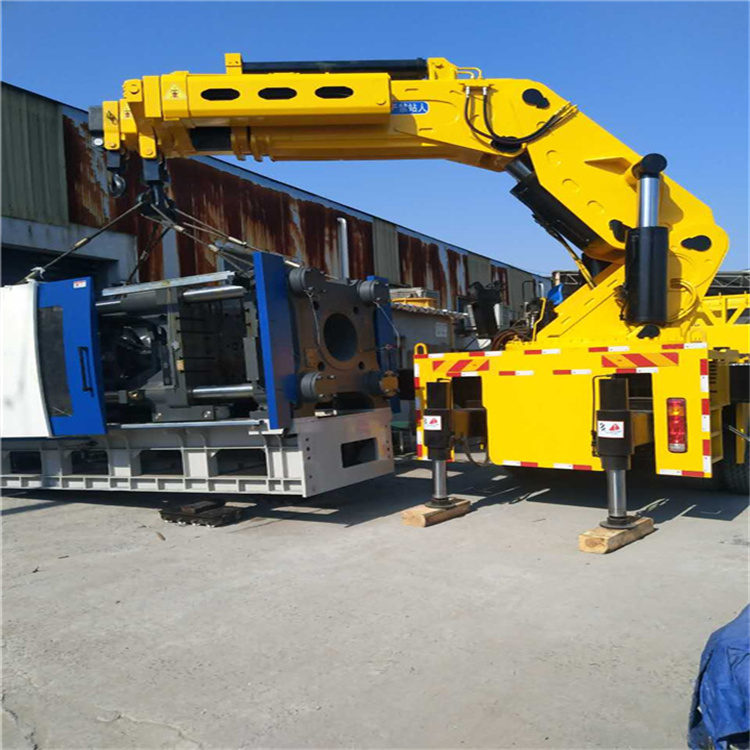 江阴 大吨位折臂吊出租费用解析:一小时租赁多少钱