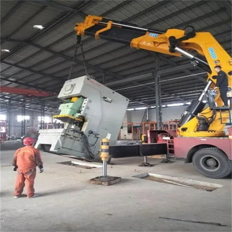 江阴80吨折臂吊车出租附近电话