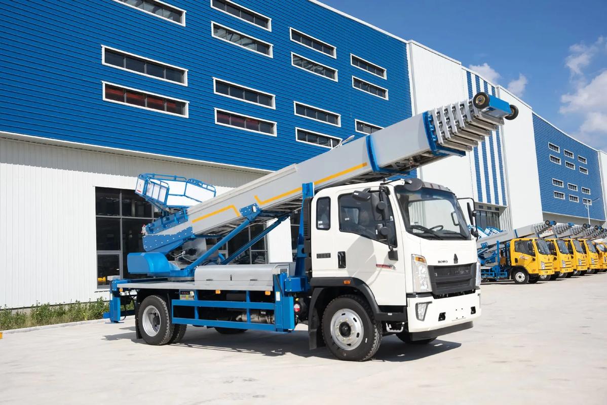 江阴出租云梯车高空作业车 建筑垃圾搬运